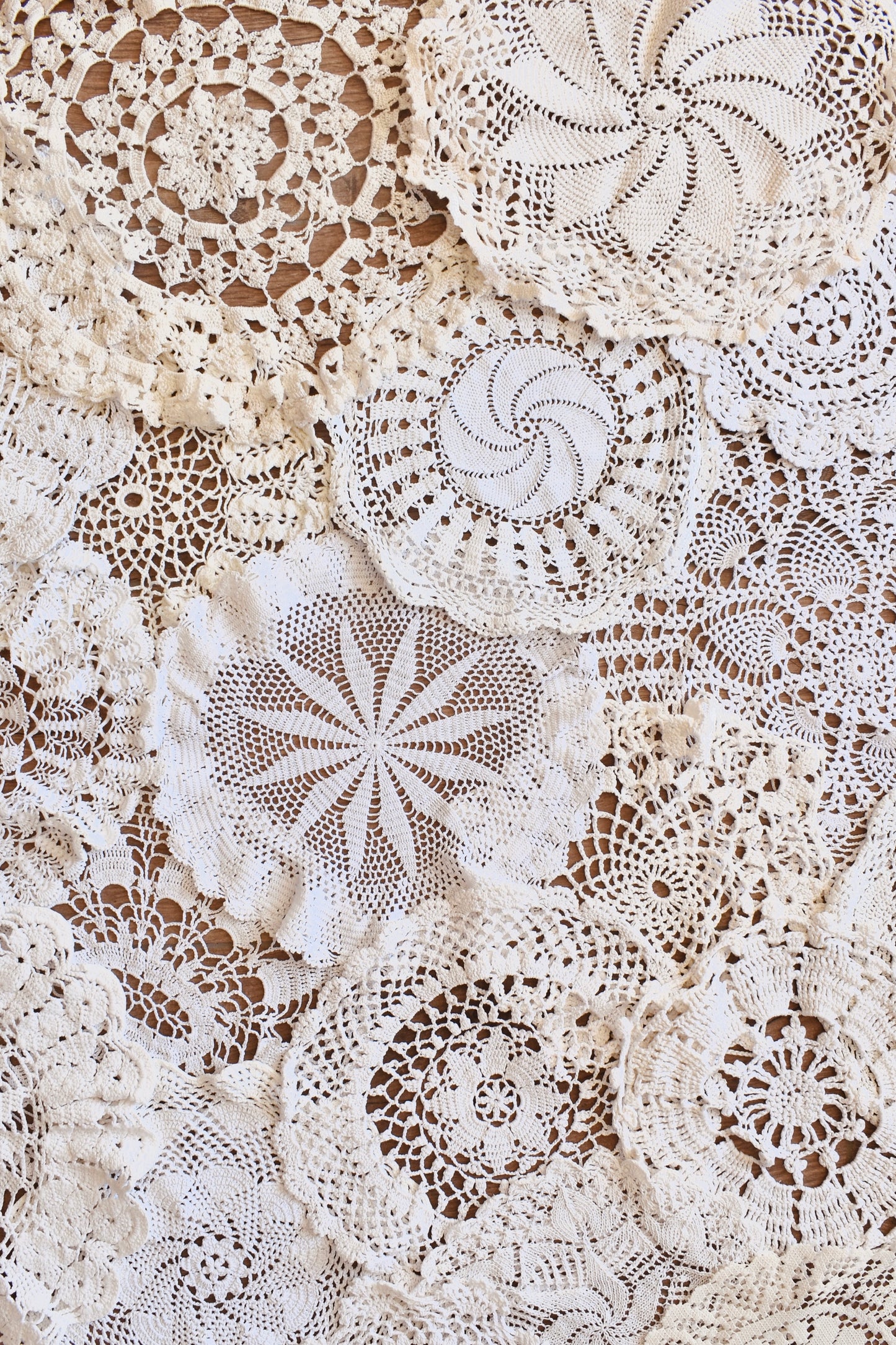 LOCATION Petit napperon en crochet
