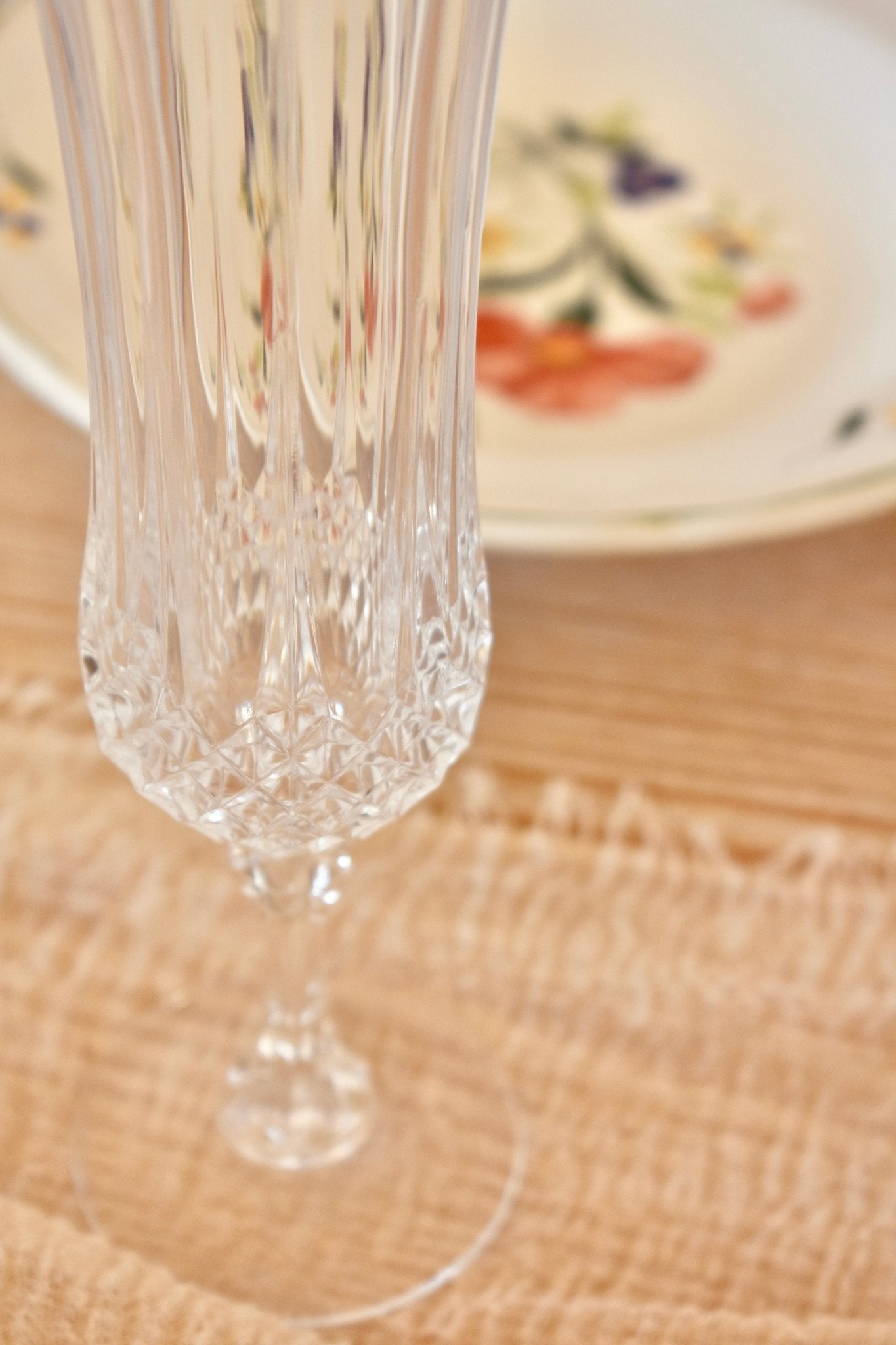 Duo d'assiettes creuses blanches à fleurs « TRÉMIÈRES » - La Recyclerie LS