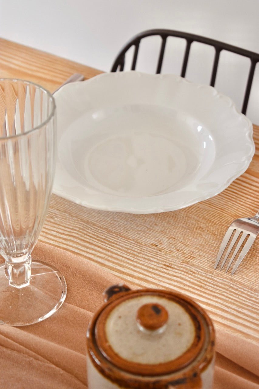 Service de 4 assiettes creuses blanches dentelées « BLOIS » - La Recyclerie LS