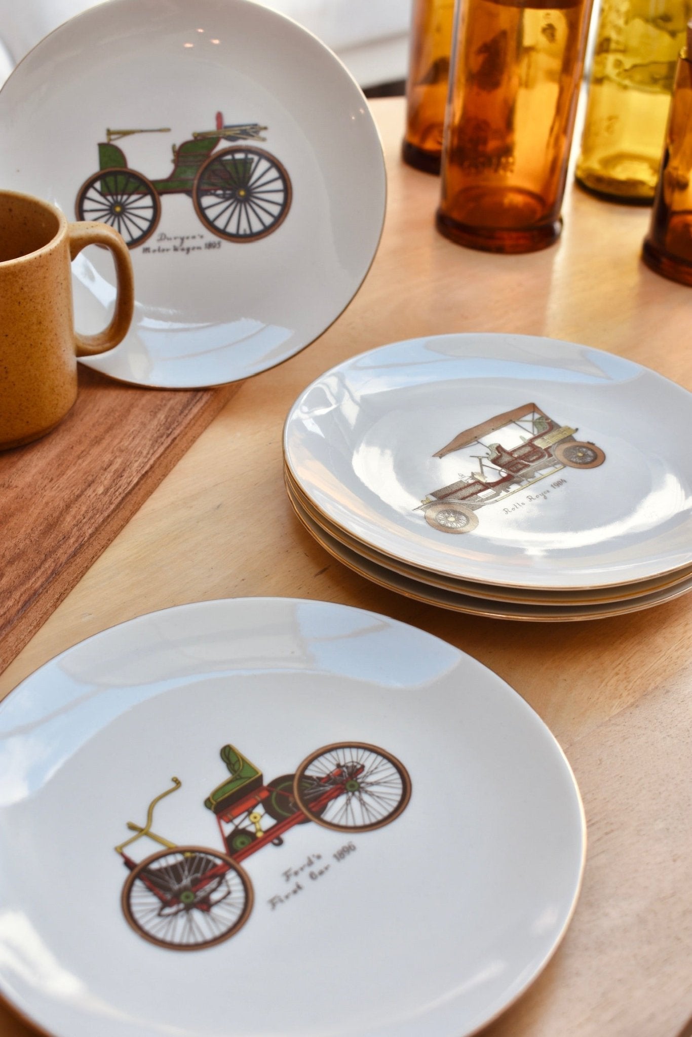 Service de 5 petites assiettes blanches véhicules « OLD CAR » - La Recyclerie LS