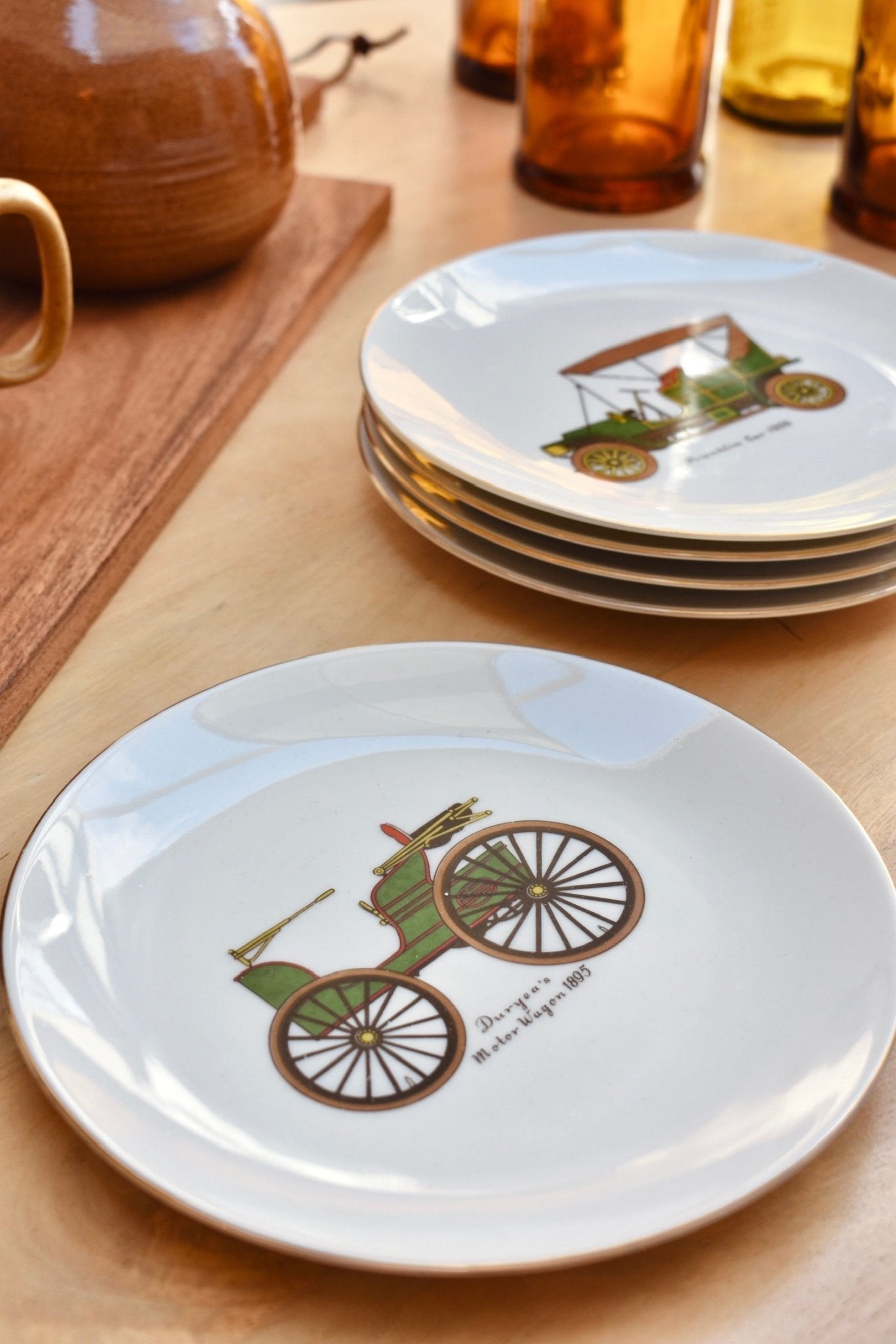 Service de 5 petites assiettes blanches véhicules « OLD CAR » - La Recyclerie LS