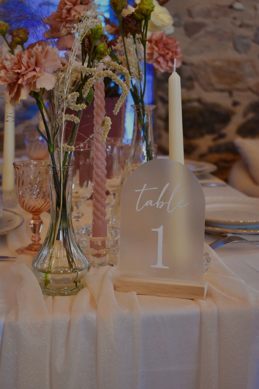 LOCATION Numéro de table arche transparent et blanc
