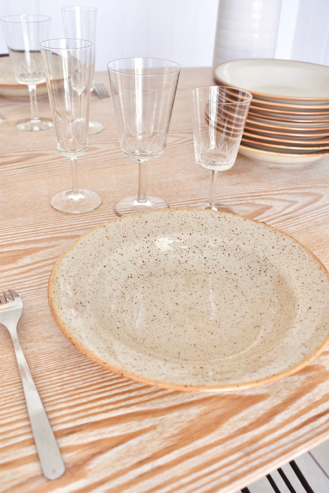 Assiette creuse beige mouchetée « VANILLE » - La Recyclerie LS