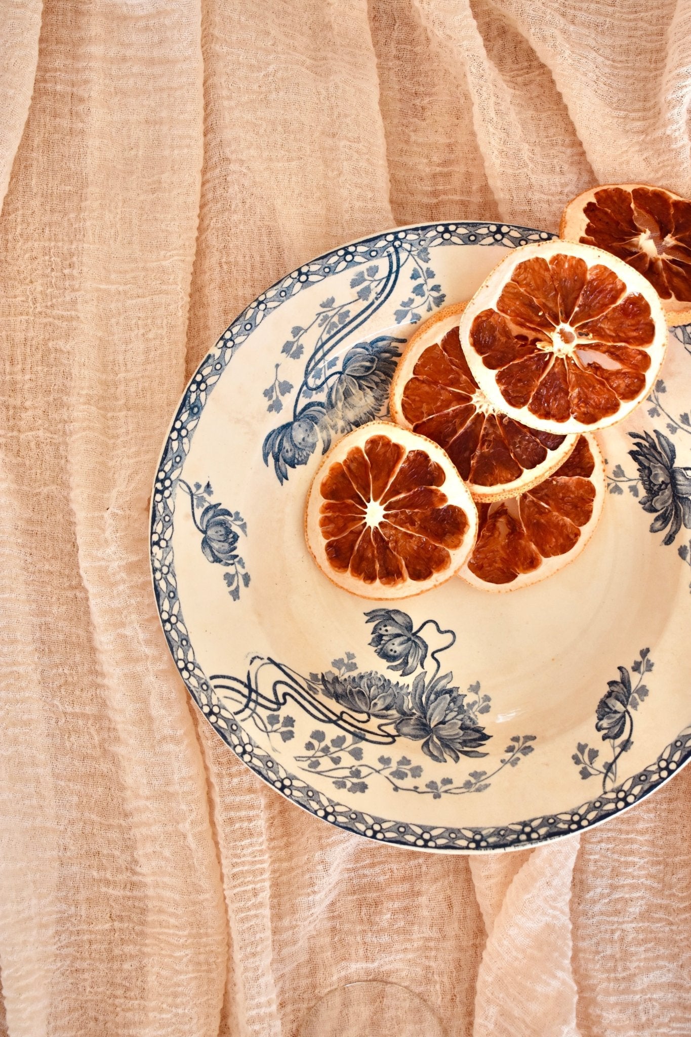 Assiette creuse crème à fleurs bleues Royat Sarreguemines « ROY » - La Recyclerie LS