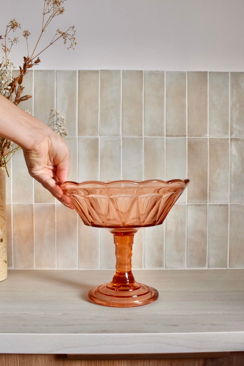 LOCATION Coupe sur pied en verre rose « ROSALINE » - La Recyclerie LS