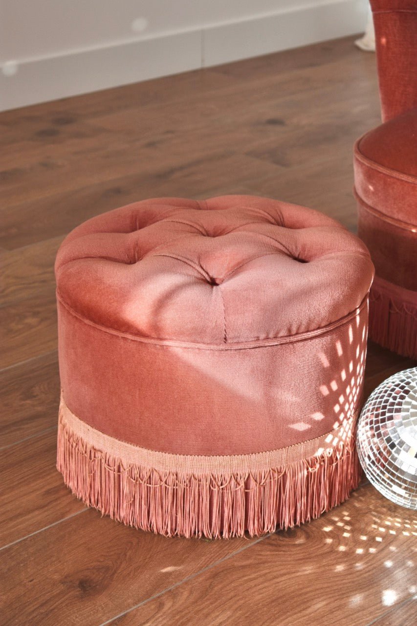 LOCATION Fauteuil et pouf crapaud velours rose « RENÉE » - La Recyclerie LS