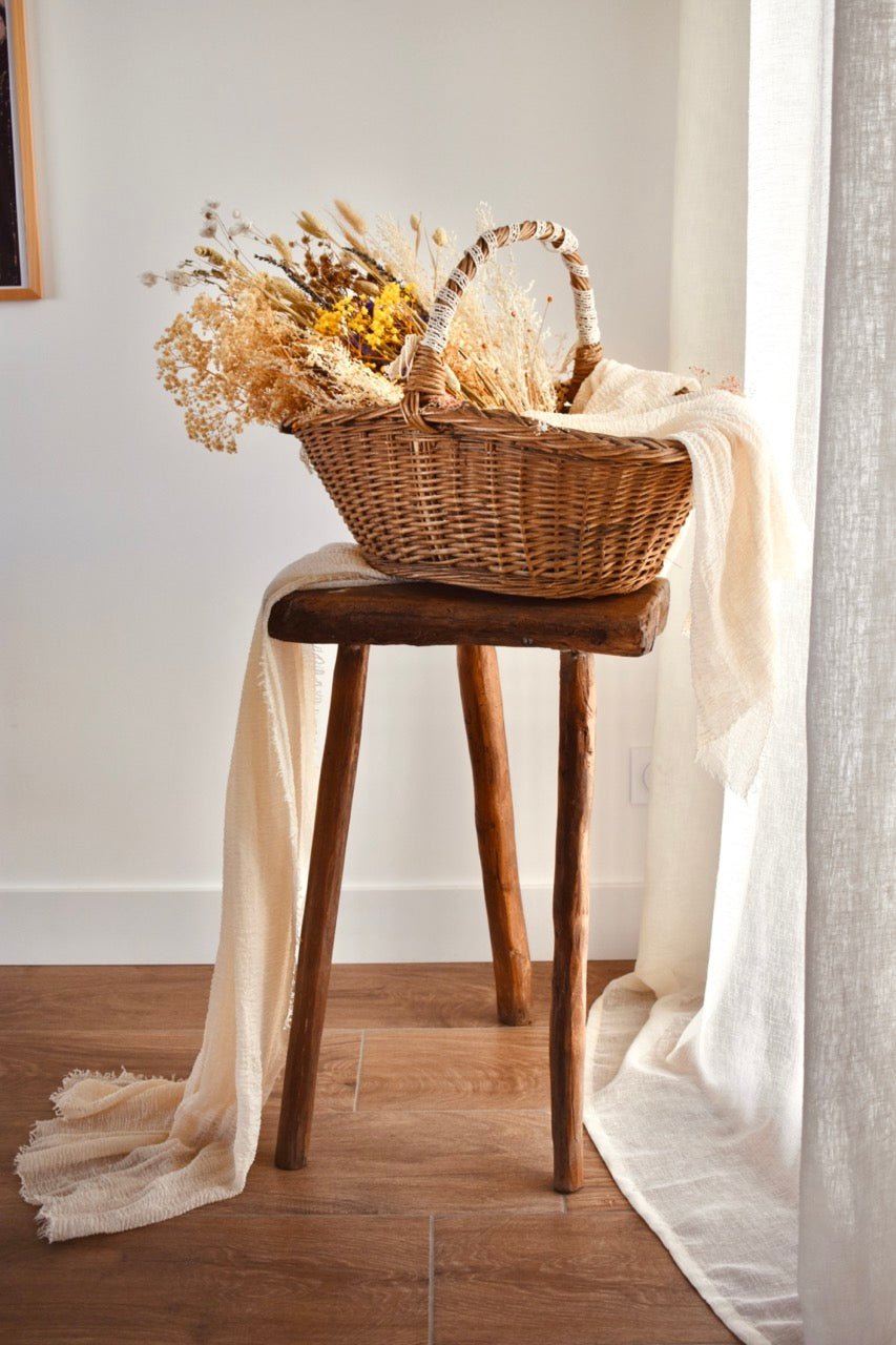LOCATION Tabouret tripod en bois - La Recyclerie LS