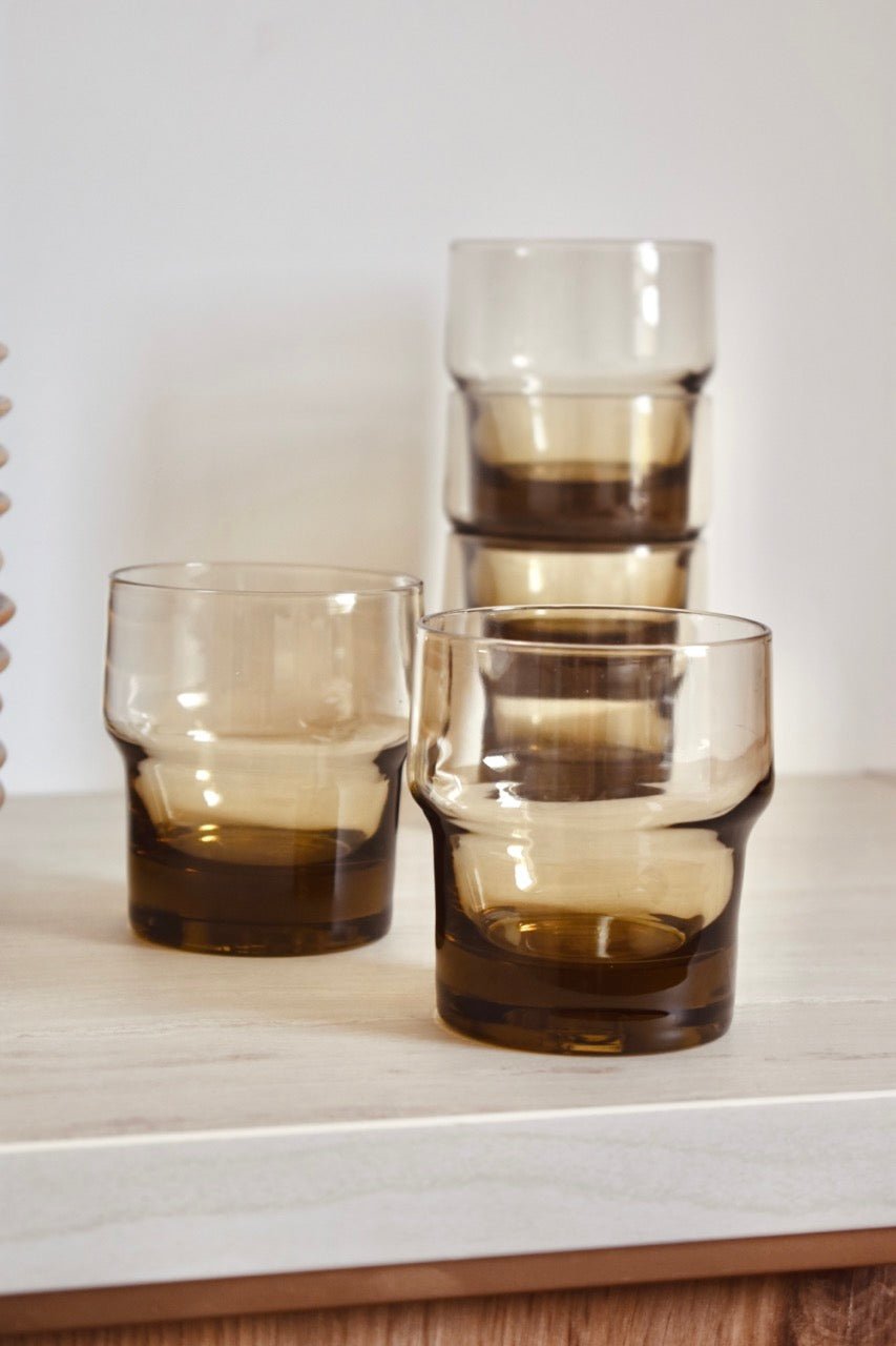 Service de 5 verres à eau fumés « SEVENTIES » - La Recyclerie LS