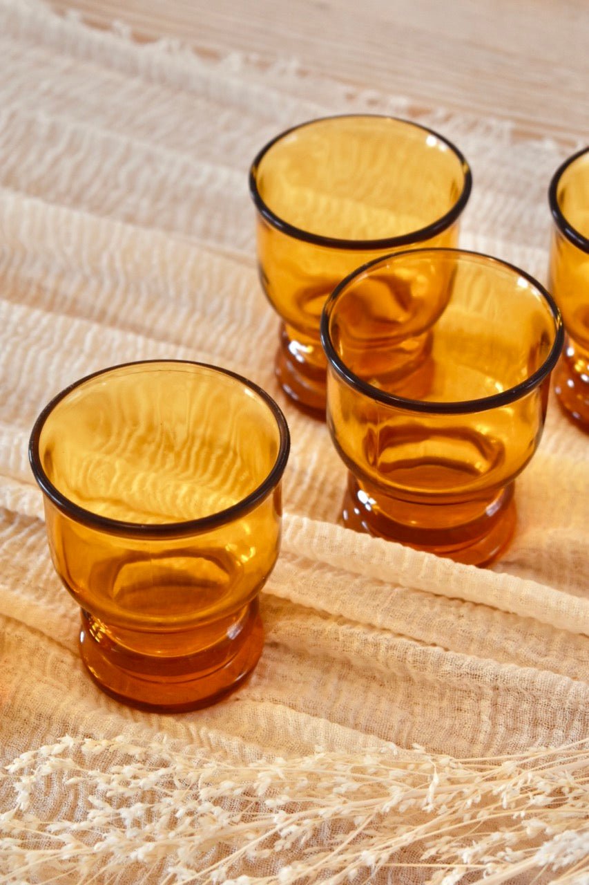 Service de 5 verres ambrés aux formes arrondies « SUNDAY » - La Recyclerie LS