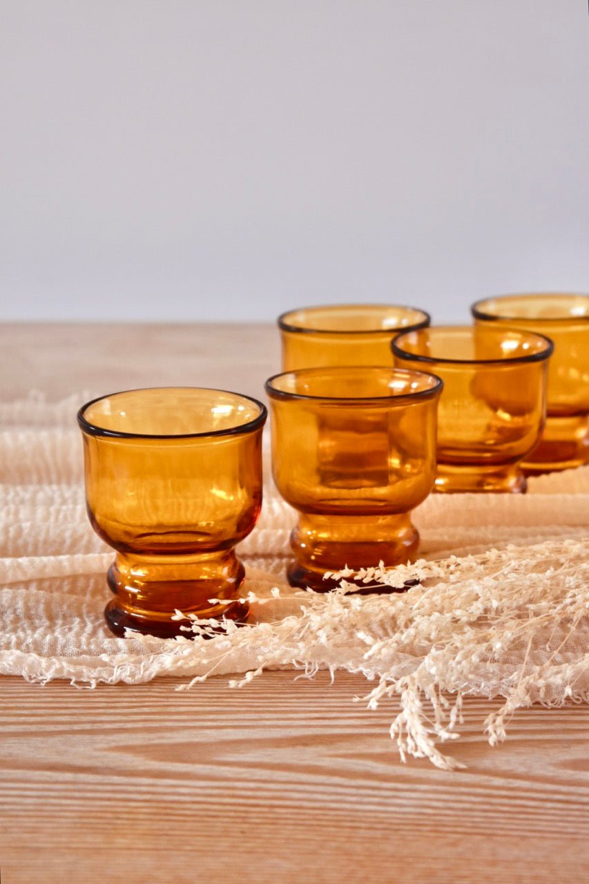Service de 5 verres ambrés aux formes arrondies « SUNDAY » - La Recyclerie LS